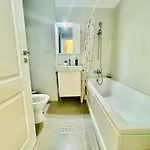 Fusion In Sector 5 Aproape De Centru Fa1 * ブカレスト